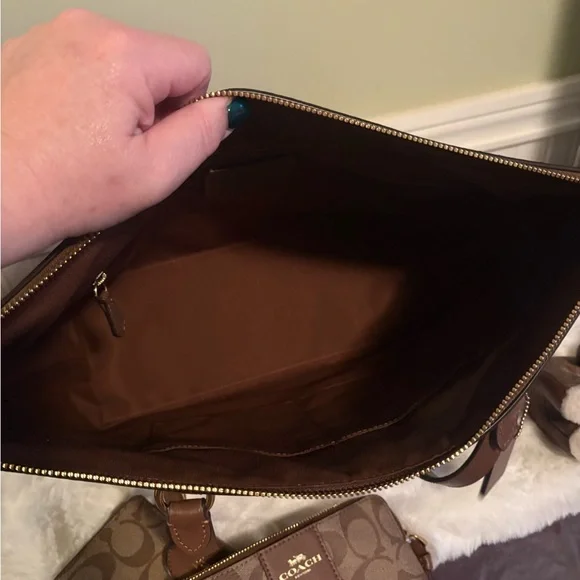 Coach Tan Signature Tote Bag Set - Picture 2 of 11